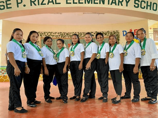 Mga nagtapos sa Alternative Learning System